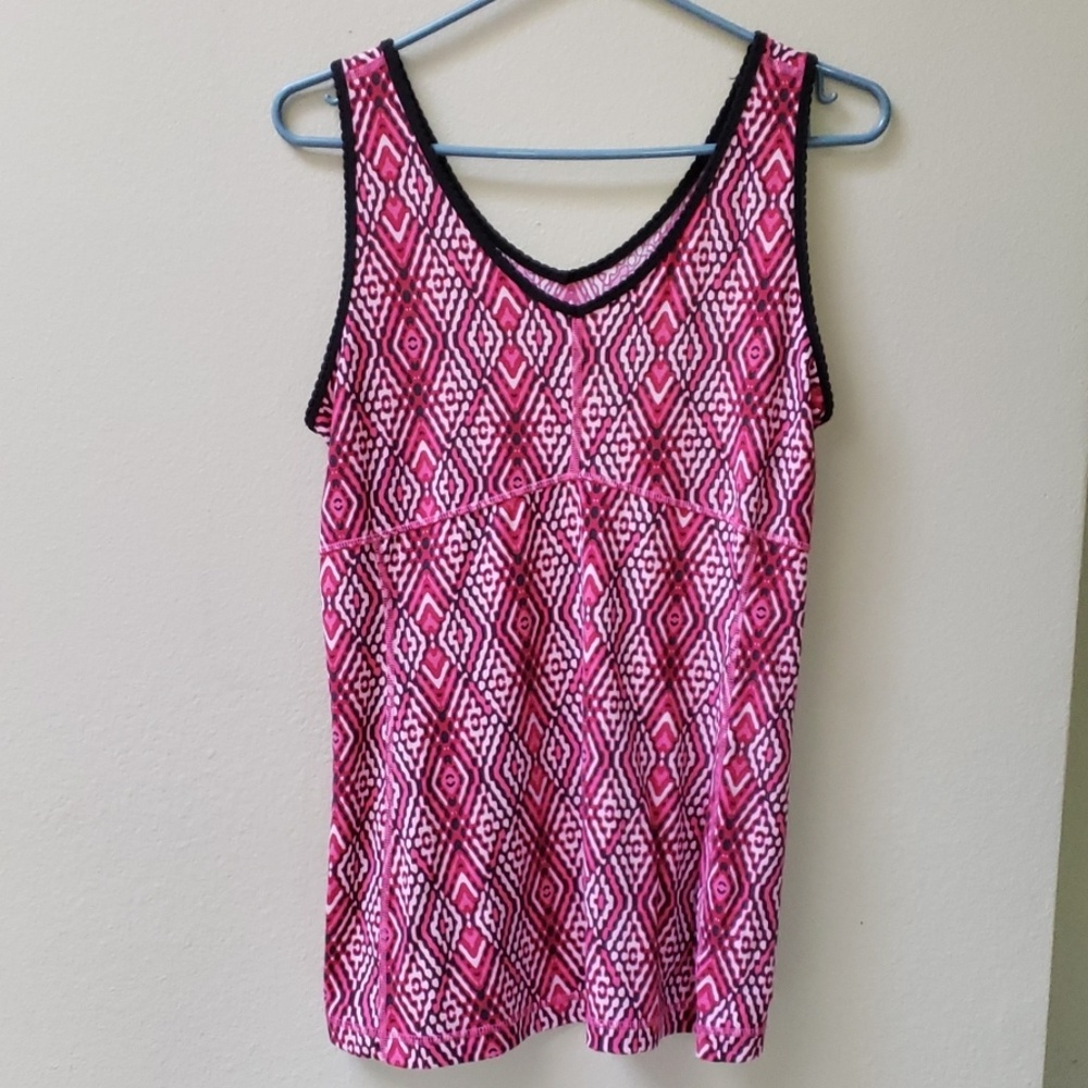 Lucy sleeveless v-neck tunic